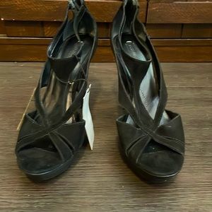 NWT Black Suede Platform Stiletto Heels BCBG 10M
